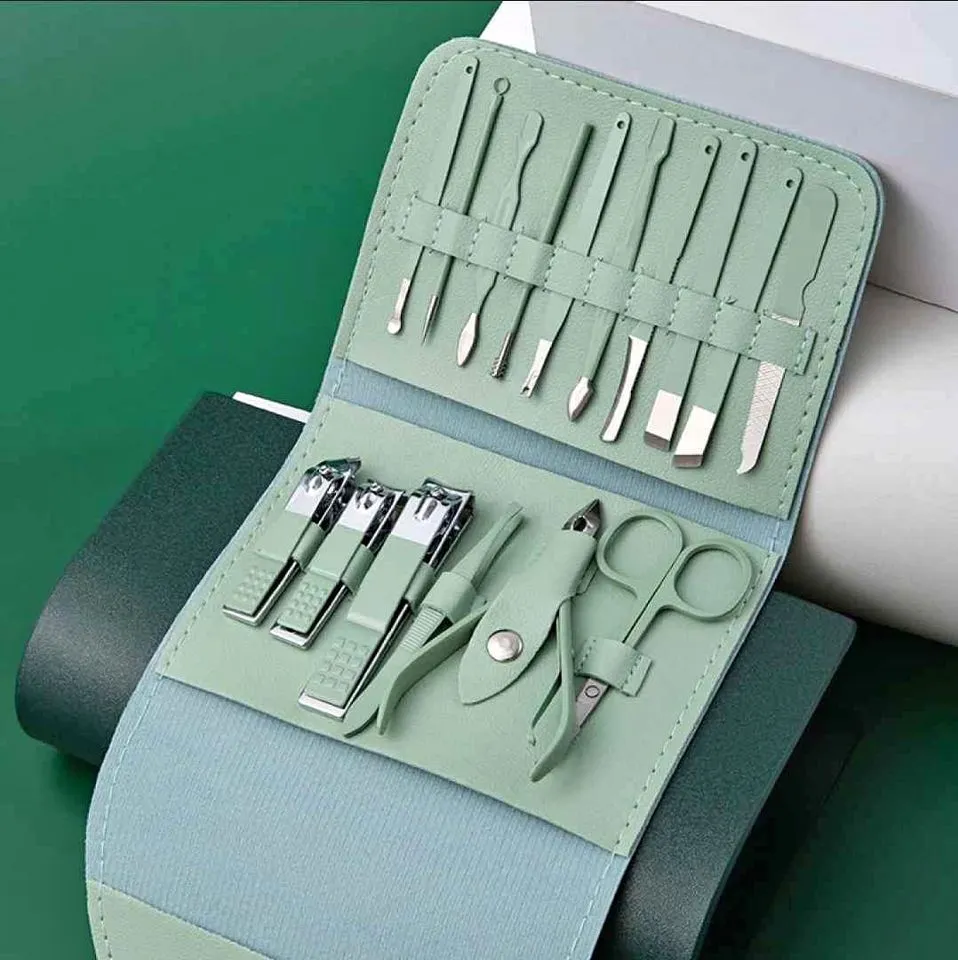 Green color 16 pcs nail cutter set- PrioyJinis.com